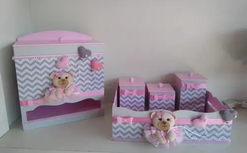 Kit Higiene para Bebê em mdf Tema Urdinhos com Balões