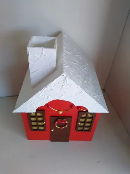 Porta Panetones em mdf Casinha