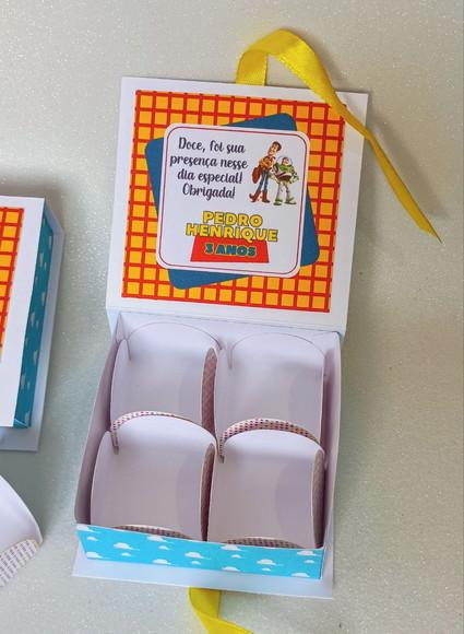 Caixinha Livro para 4 Docinhos Tema Toy Story