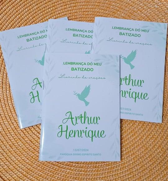 Livrinho de Orações Verde Lembrancinha de Batismo Batizado