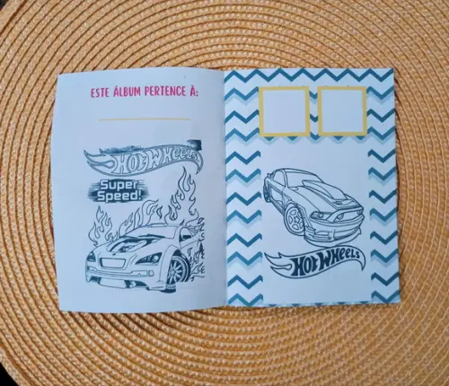 Álbum de Figurinhas e Colorir Hot Wheels Lembrancinha