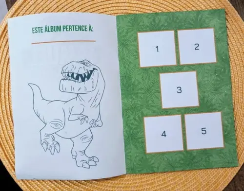 Álbum de Figurinhas e Livro de Colorir Dinossauros - 15x21