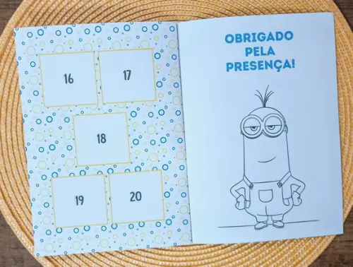 Álbum de Figurinhas Personalizado Minions 15x21