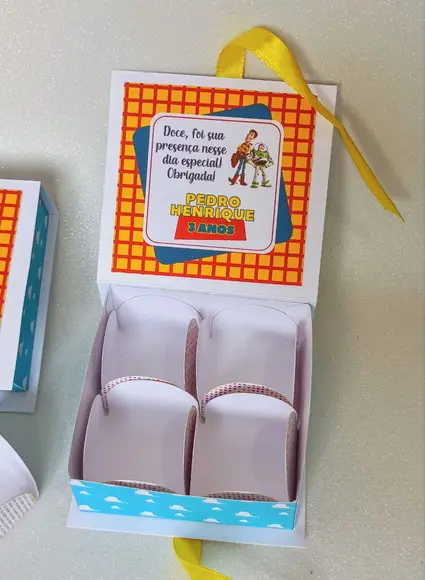 Caixinha Livro para 4 Docinhos Tema Toy Story