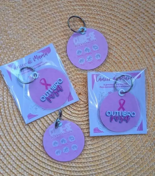 Chaveiro Outubro Rosa Brinde Personalizado com Tag