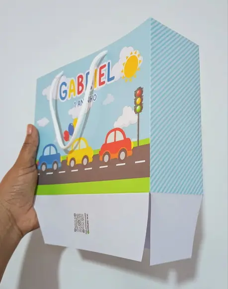 Sacola de Papel Personalizada Tema Carrinhos 15a x 20l