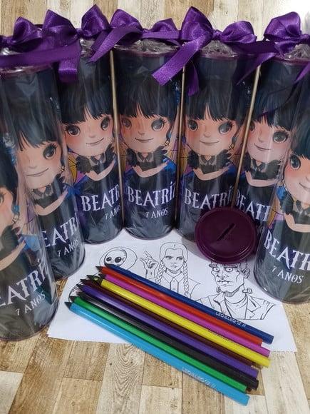 12 Cores Tubo Lata com Kit para Colorir Wandinha