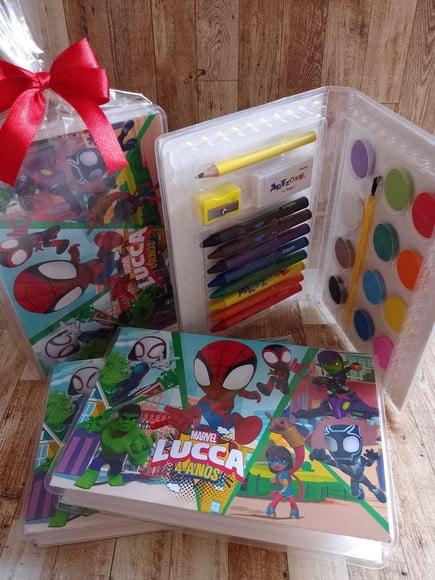 Estojo de Colorir Spider e Seus Amigos