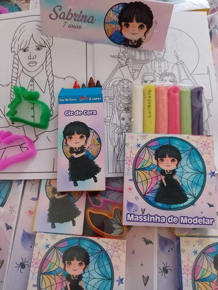 Kit Colorir Wandinha