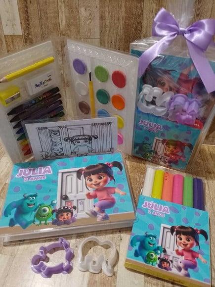 Kit Estojo de Colorir com Massinha Monstros Sa