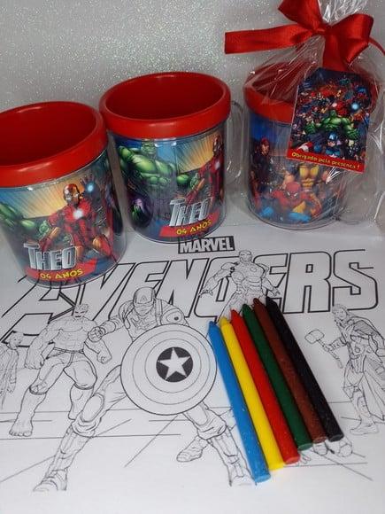 Pintando o Caneco Avengers