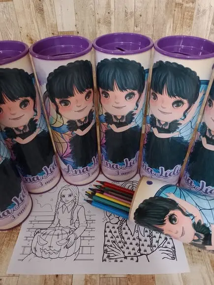 12 Cores Tubo Lata com Kit para Colorir Wandinha