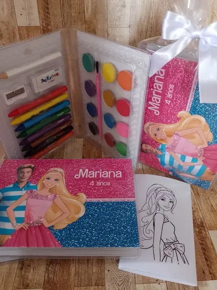 Estojo de Colorir Barbie e Ken