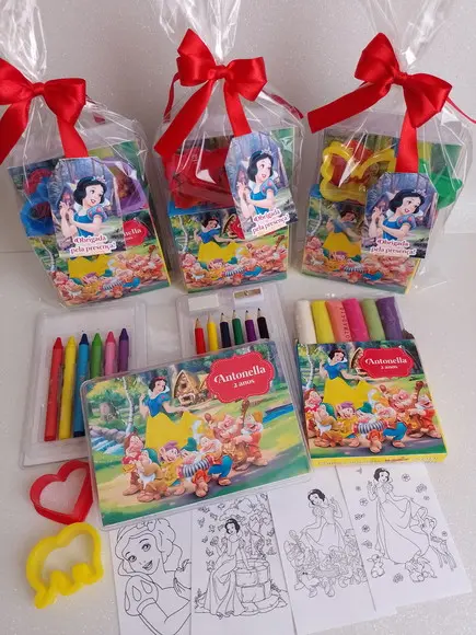 Estojo de Colorir com Massinha Branca de Neve