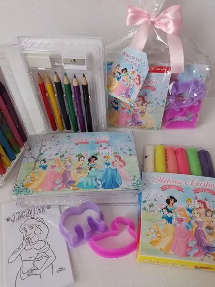Estojo de Colorir com Massinha Princesas