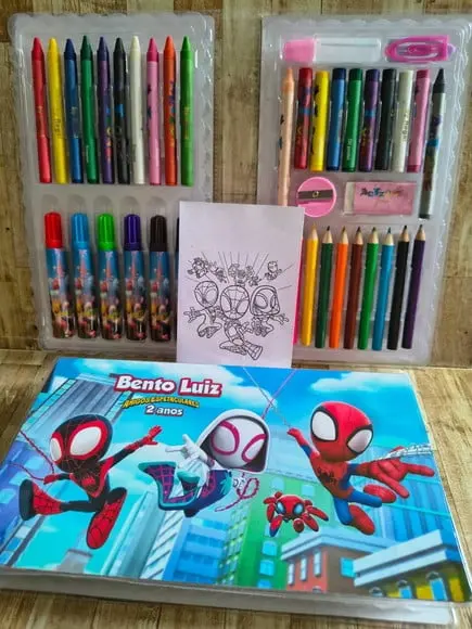 Estojo de Colorir Homem Aranha 48 Peças