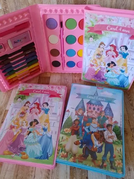 Estojo de Colorir Príncipes e Princesas