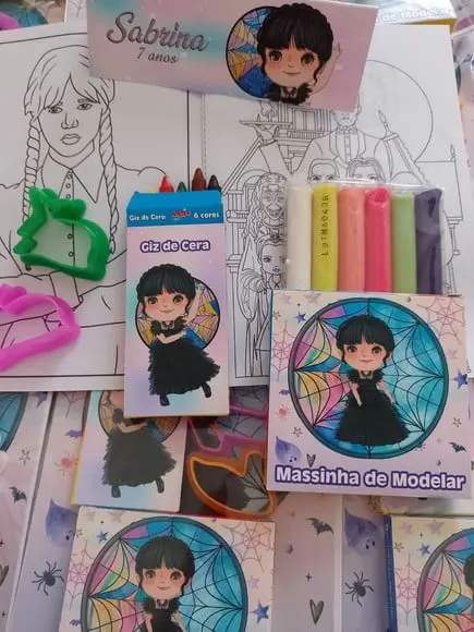 Kit Colorir Wandinha