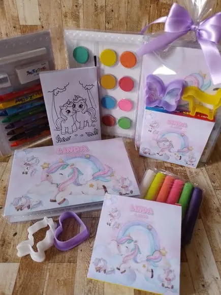 Kit Estojo de Colorir com Massinha Unicórnio