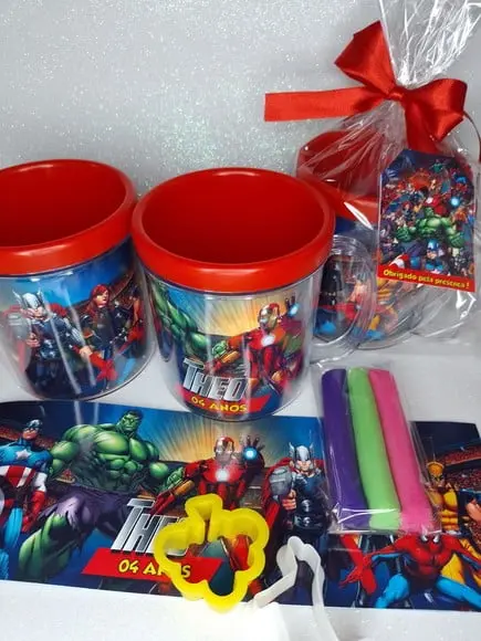 Pintando o Caneco Avengers