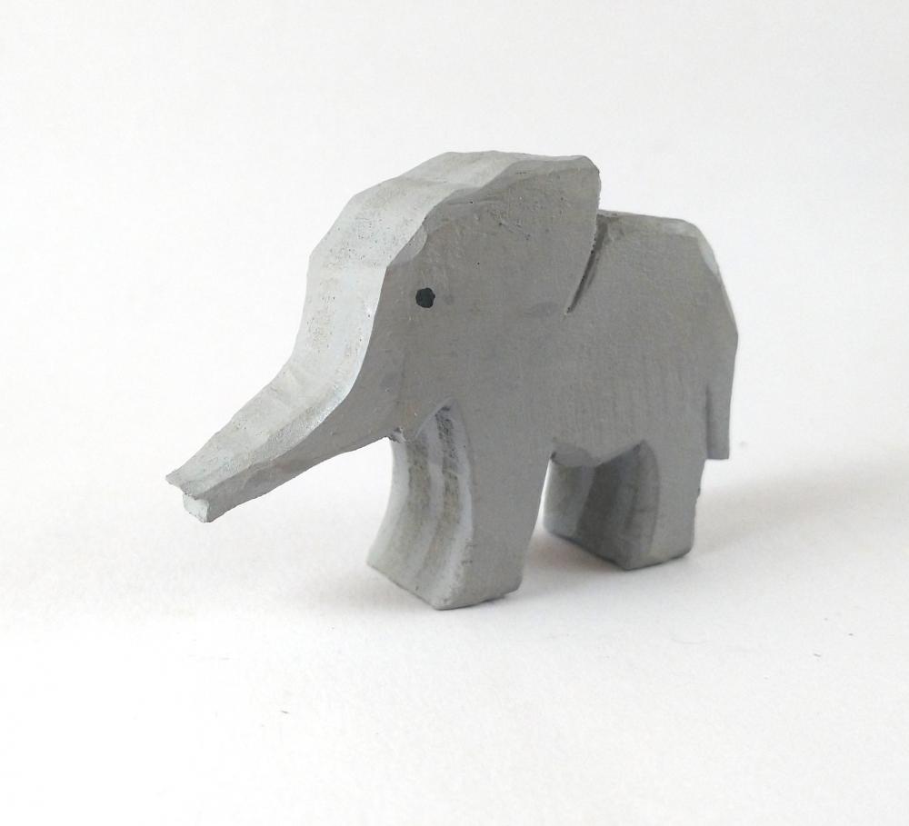 Filhote Elefante de Madeira 3