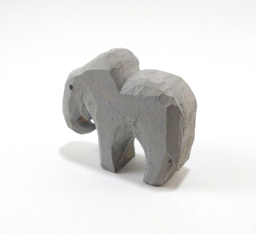 Filhote Elefante de Madeira 2