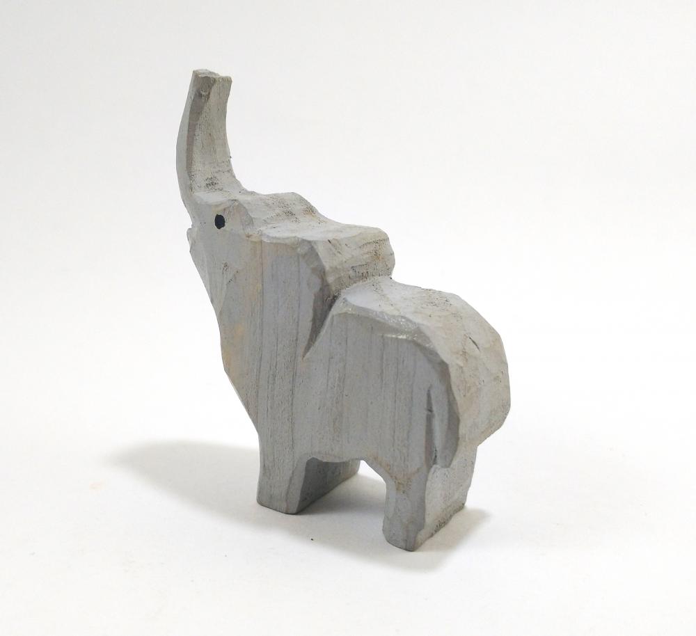 Filhote Elefante de Madeira 1