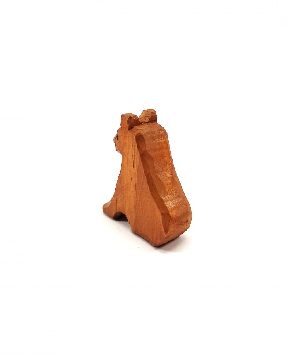 Urso Filhote Sentado