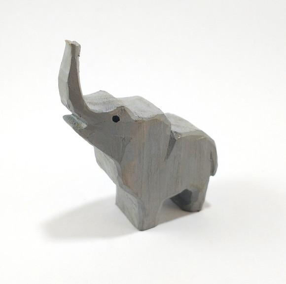 Filhote Elefante de Madeira 1