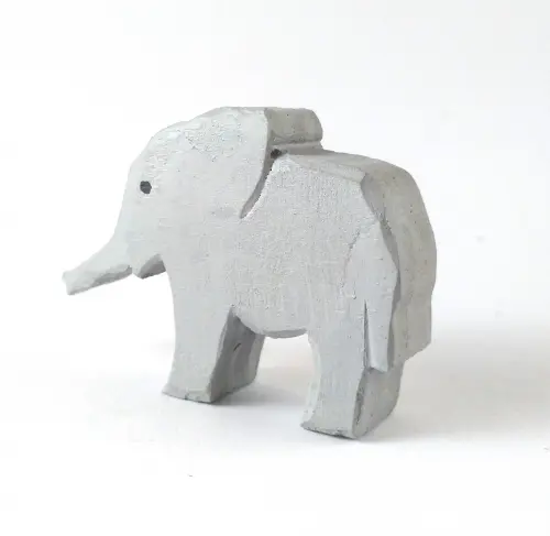 Filhote Elefante de Madeira 3