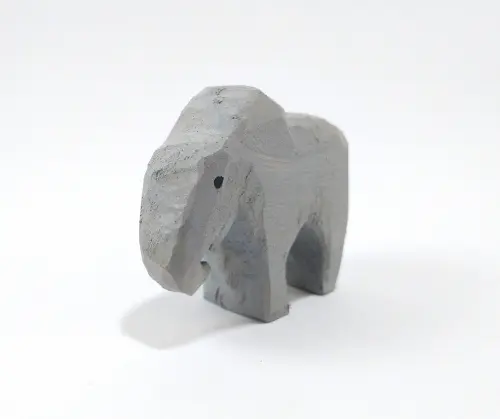 Filhote Elefante de Madeira 2