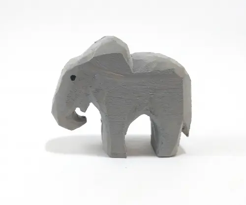 Filhote Elefante de Madeira 2
