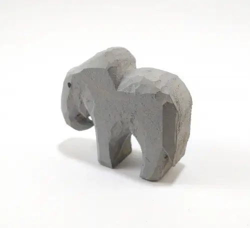 Filhote Elefante de Madeira 2