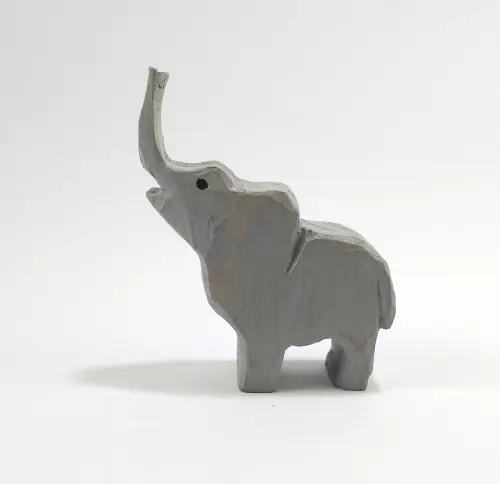Filhote Elefante de Madeira 1