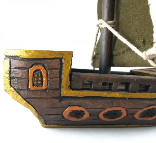 Navio Pirata de Madeira