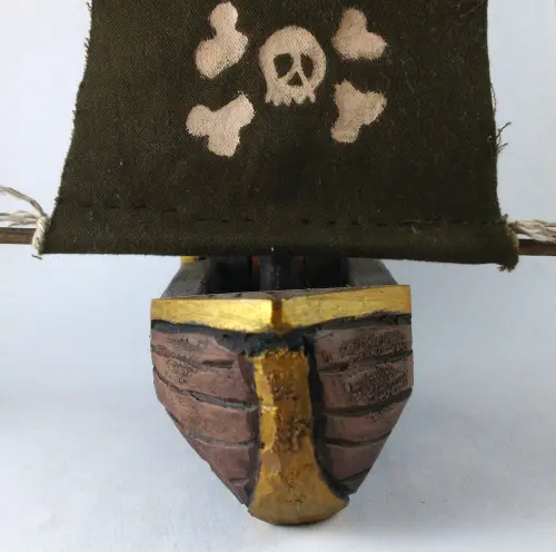 Navio Pirata de Madeira