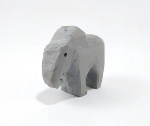 Filhote Elefante de Madeira 2