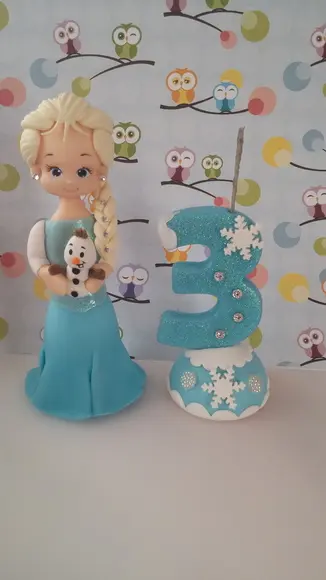 Vela Personalizada Frozen em Biscuit
