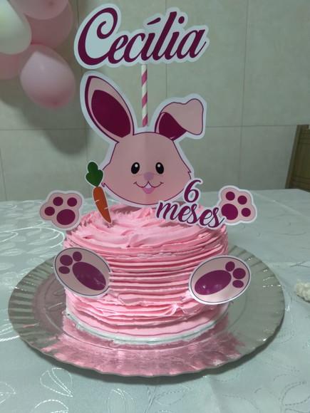 Topo de Bolo Mesversário Coelho Páscoa