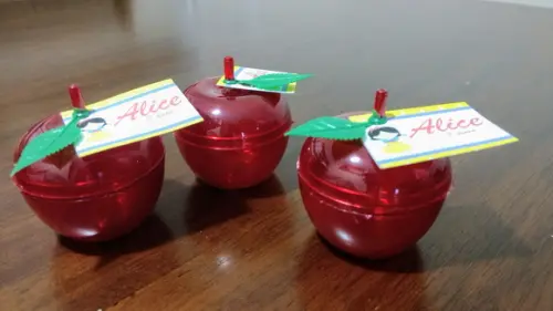 Maçã Acrílica com tag