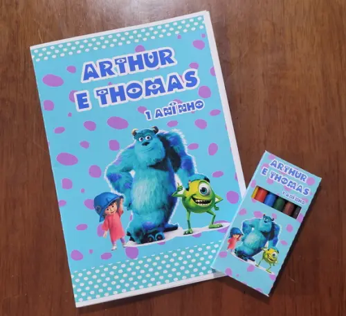 Revista de Colorir Monstros Sa