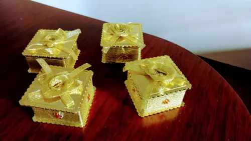 Porta joia quadrado dourado - pacote com 10