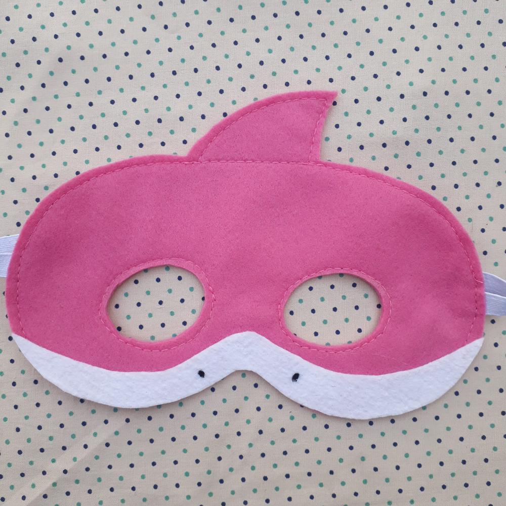 Máscara de tubarão colorido fundo do mar