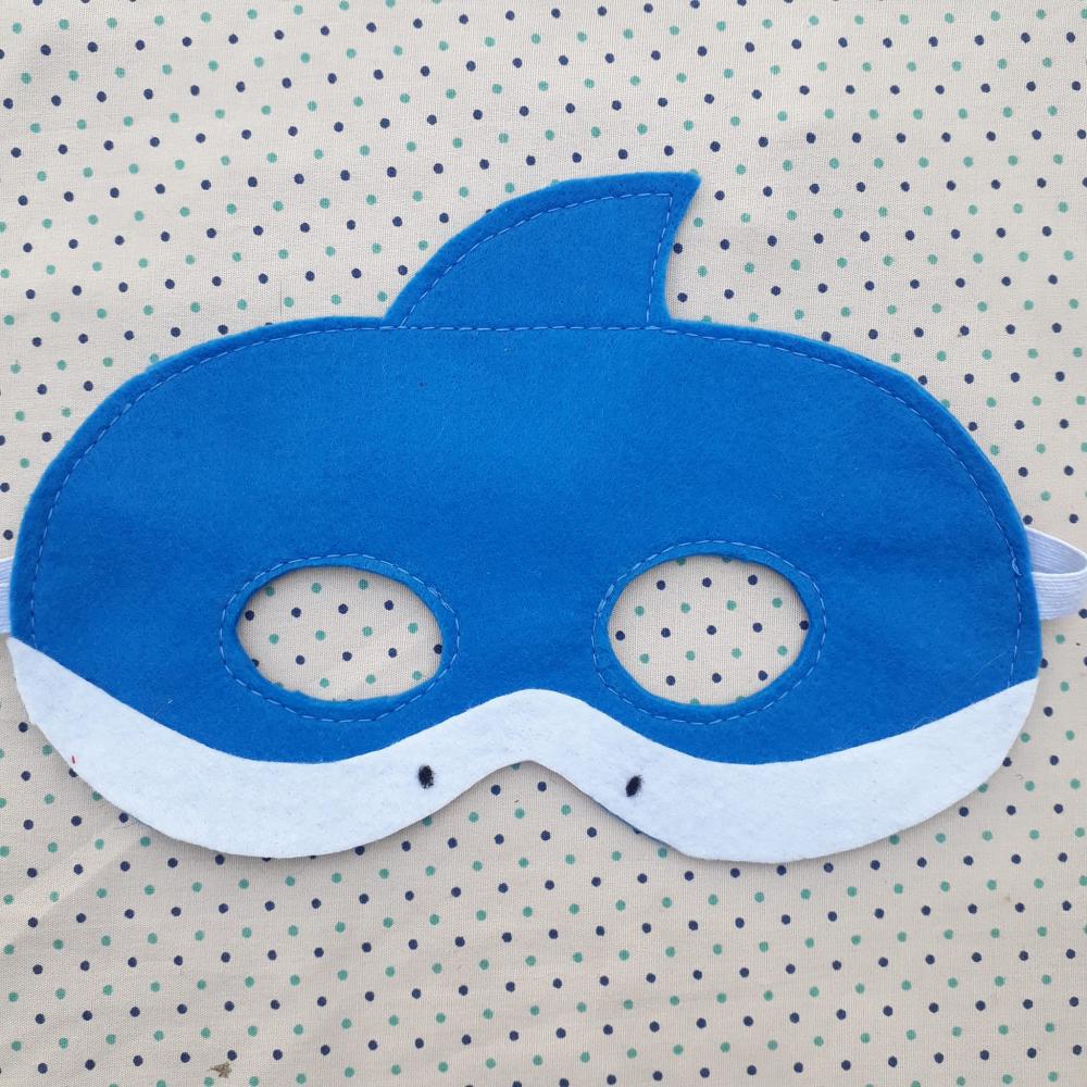 Máscara de tubarão colorido fundo do mar