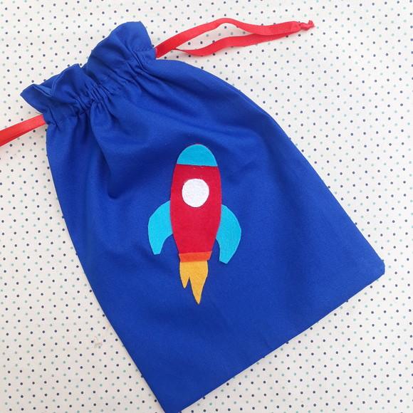 10 Saquinhos de Tecido Azul Festa Astronauta Foguete