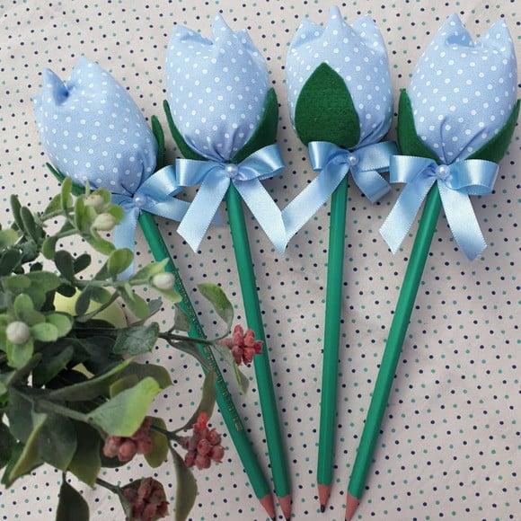 Lembrancinha maternidade batizado Lápis Tulipa de Tecido