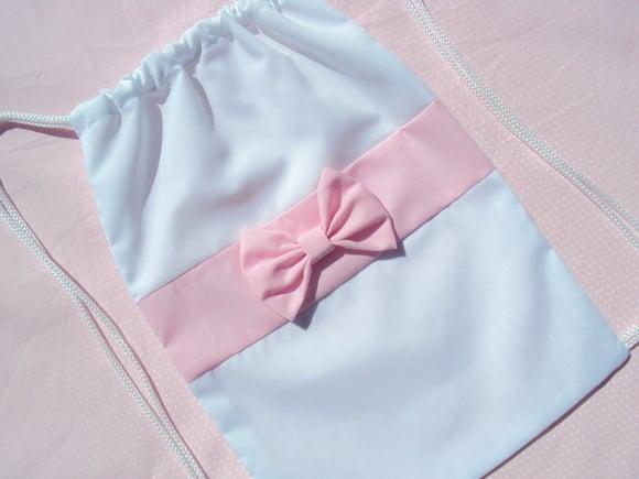 Lembrancinha Mochilinha de Tecido Branca e Rosa