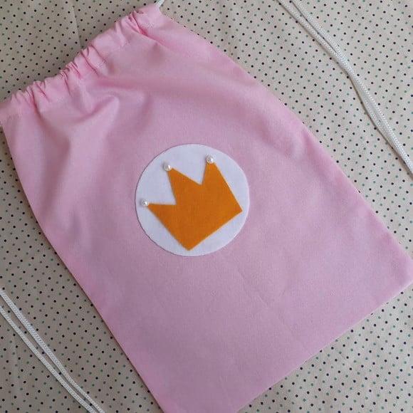 Lembrancinha Mochilinha de Tecido Princesas Coroa Reinado