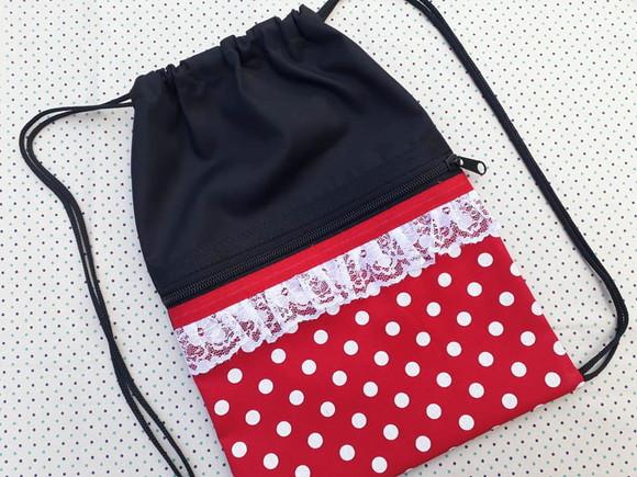 Lembrancinha Mochilinha de Tecido Minnie com Bolso