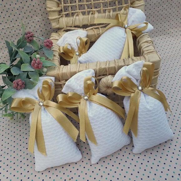 Lembrancinha Sachê Branco e Dourado